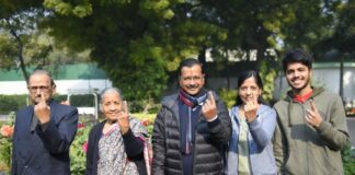 परिवार के साथ किया मतदान, आपकी भागीदारी लोकतंत्र को करती है मजबूत-अरविंद केजरीवाल