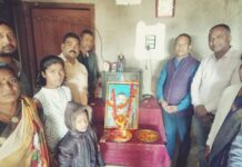 पुलवामा के शहीद की पत्नी झारखंड में बेच रही हैं सब्जी, CM ने अधिकारियों को दिए मदद के निर्देश