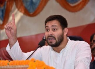 विपक्ष के नेता और राजद के मुख्यमंत्री पद के उम्मीदवार तेजस्वी यादव ने बेरोज़गारी हटाओ यात्रा पर जाने की घोषणा की