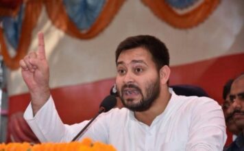 विपक्ष के नेता और राजद के मुख्यमंत्री पद के उम्मीदवार तेजस्वी यादव ने बेरोज़गारी हटाओ यात्रा पर जाने की घोषणा की