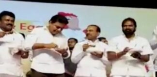 मुर्गे से कोरोना वायरस होने का बात फैली तो तेलंगाना के मंत्रियों ने स्टेज पर खाया चिकन