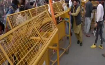 दो गुट में बंटे प्रदर्शनकारी, 70 दिन बाद कालिंदी कुंज से 9 नंबर रास्ता नोएडा के लिए खुला