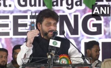 15 करोड़ हैं मगर 100 के ऊपर भारी हैं. याद रख लेना, वारिस पठान (AIMIM) के बिगड़े बोल