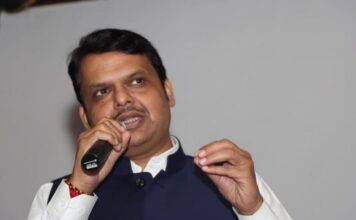 महाराष्ट्र के पूर्व मुख्यमंत्री फडणवीस अधिक दिनों तक पूर्व मुख्यमंत्री नहीं रहेंगे-भैय्याजी जोशी