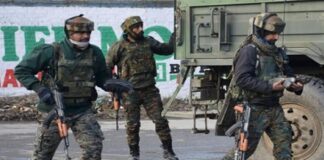 जम्मू-कश्मीर के पुलवामा में सुरक्षा बलों संग हुई मुठभेड़ में 3 आतंकी ढेर