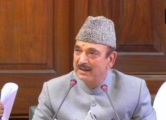 कांग्रेस नेता गुलाम नबी आजद और आनंद शर्मा ने देश के मौजूदा हालात पर चर्चा के लिए राज्यसभा में दिया नोटिस