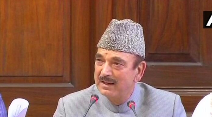 कांग्रेस नेता गुलाम नबी आजद और आनंद शर्मा ने देश के मौजूदा हालात पर चर्चा के लिए राज्यसभा में दिया नोटिस