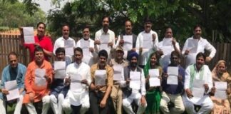 बेंगलुरु में मौजूद 22 बागी कांग्रेस विधायकों की निगरानी भाजपा के एक विधायक कर रहे हैं