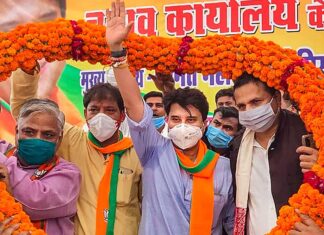 आखिर क्यों गिराई कमलनाथ सरकार, सिंधिया को नौ महीने बाद भी देनी पड़ रही सफाई