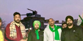 किसानों के मददगार बने भारतीय कबड्डी दल के खिलाड़ी, कोई धो रहा कपड़ा तो कोई पका रहा लंगर