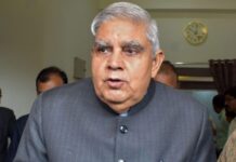 पश्चिम बंगाल गवर्नर ने सीएम ममता बनर्जी को दी नसीहत, आग से मत खेलिए