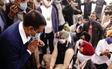 किसानों से मिलने पहुंचे केजरीवाल, यूपी में अखिलेश यादव हिरासत में