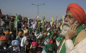 वही फर्जी देशभगत पार्टी सिखों खालिस्तानी बता रही है जो चुनाव के दौरान सिखों को 84 दंगे याद दिलाकर खुद को हितेषी बता रही थी