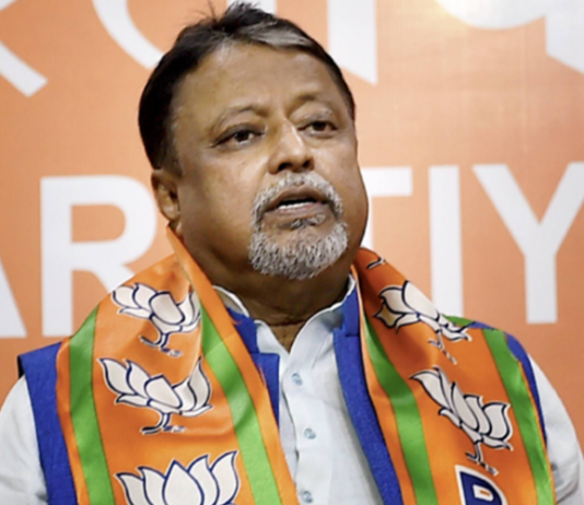 TMC ने बीजेपी नेता मुकुल रॉय की फोन कॉल जारी की, चुनाव आयोग को प्रभावित करने की बात
