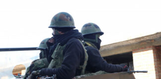 जम्मू-कश्मीर के शोपियां में मुठभेड़ में एक जवान, 2 नागरिक घायल